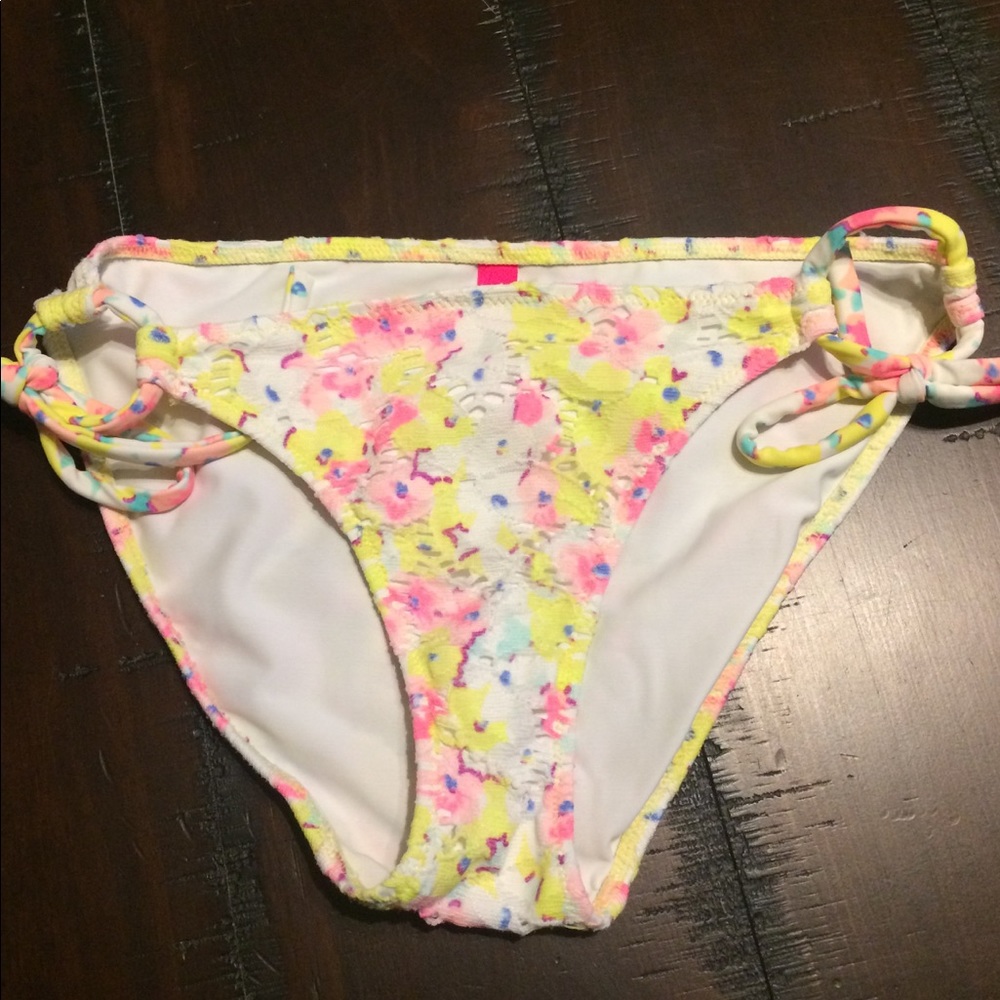Victoria’s Secret swimsuit bottoms